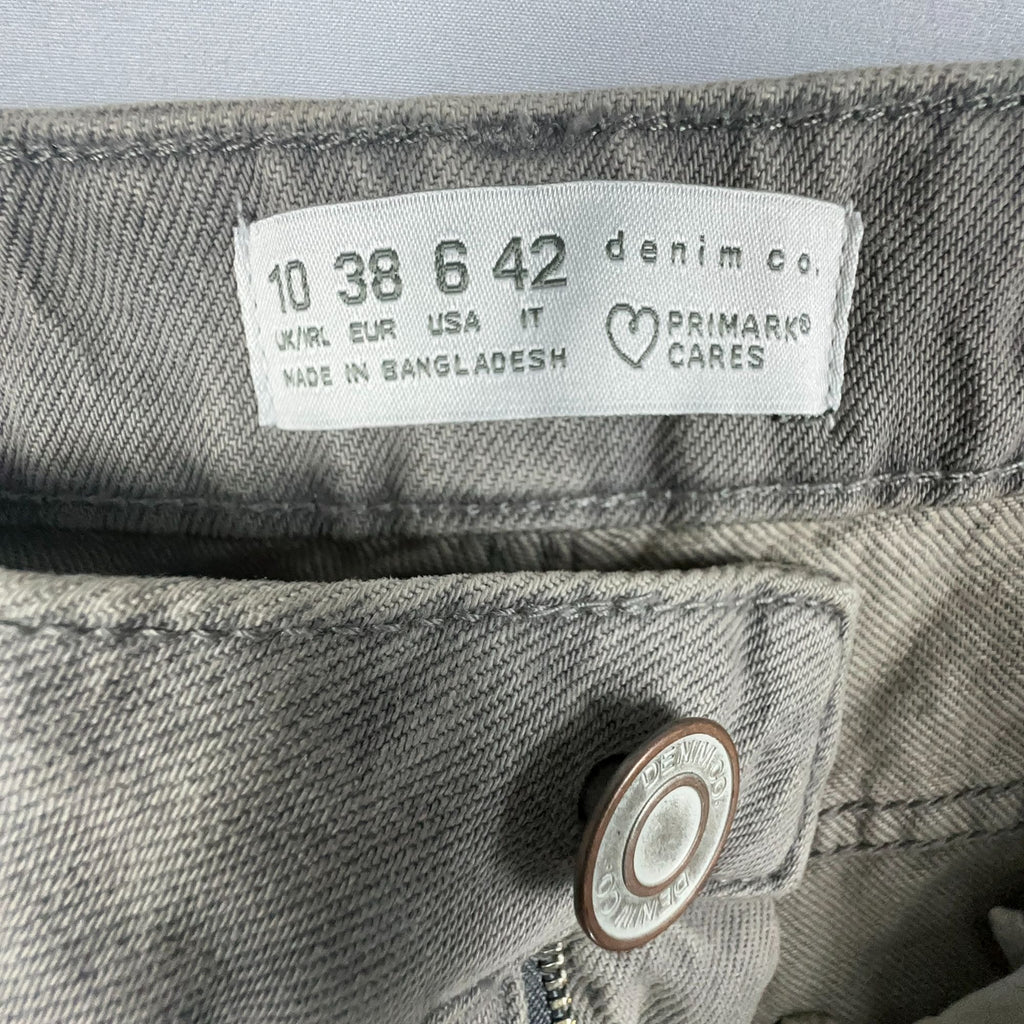 Denim Co Shorts Size 6 Cut Off 100% Cotton  Gray Medium Wash Distressed Raw Hem
