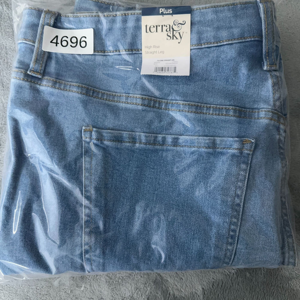 Terra Sky Size 14W Straight Leg Jeans High Rise Blue Light Wash