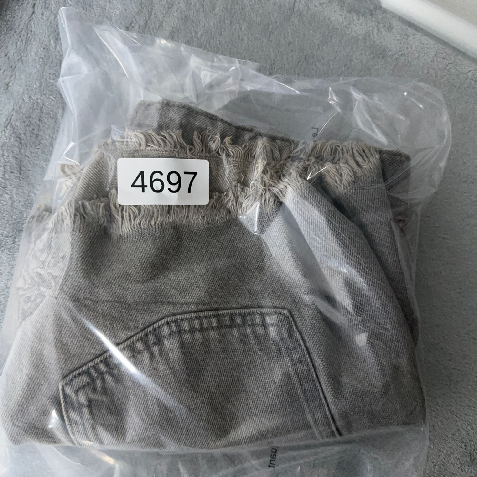 Denim Co Shorts Size 6 Cut Off 100% Cotton  Gray Medium Wash Distressed Raw Hem